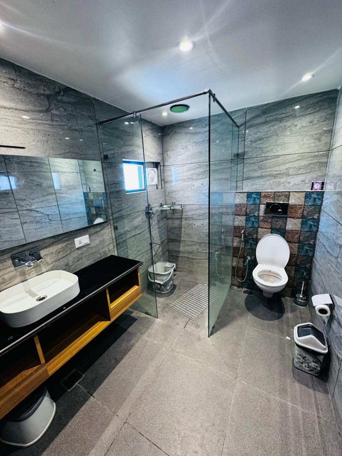 Srīnagar De Elaaf The Luxury Stay מראה חיצוני תמונה