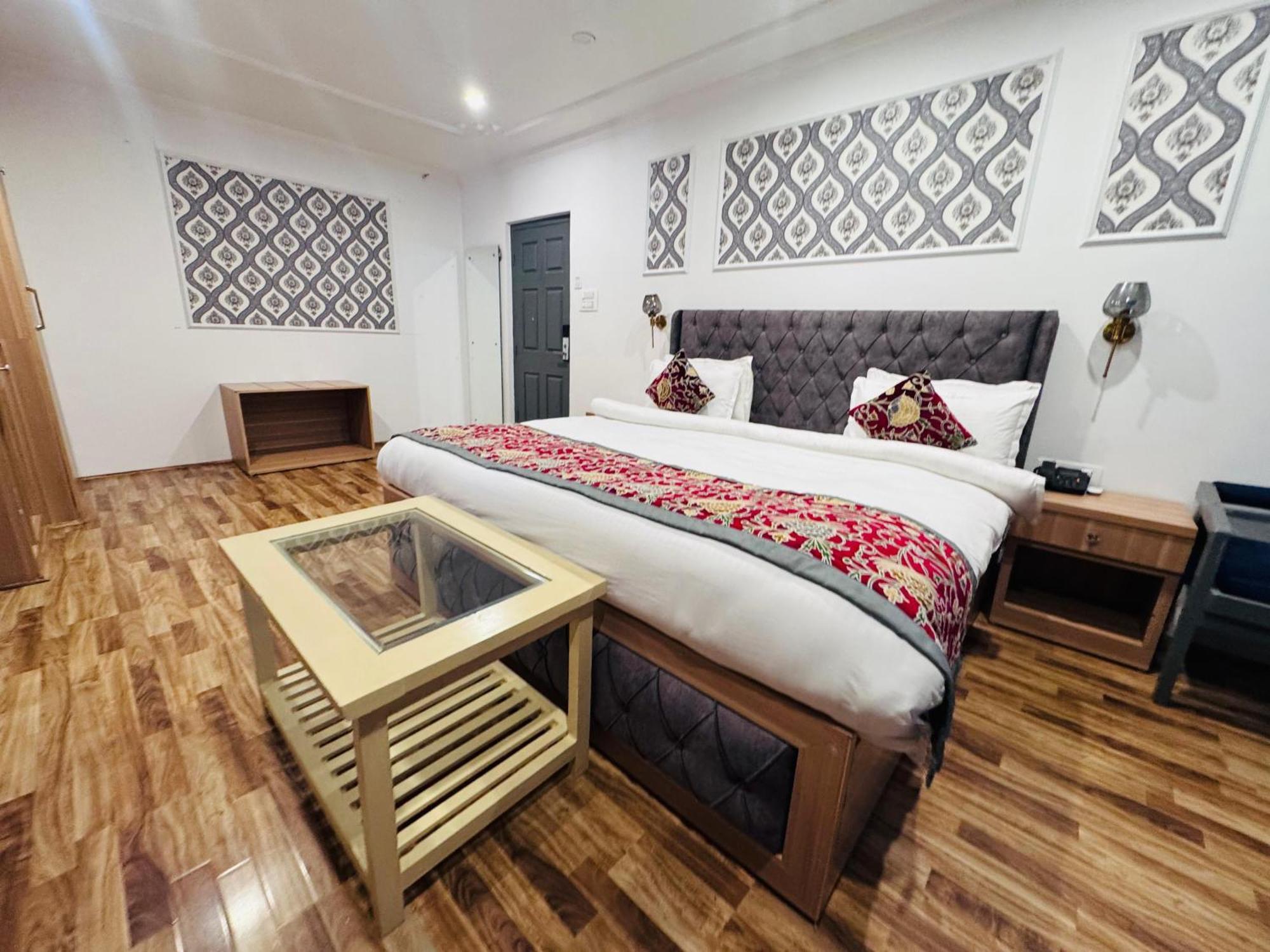 Srīnagar De Elaaf The Luxury Stay מראה חיצוני תמונה