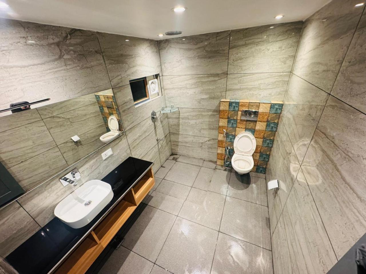 Srīnagar De Elaaf The Luxury Stay מראה חיצוני תמונה