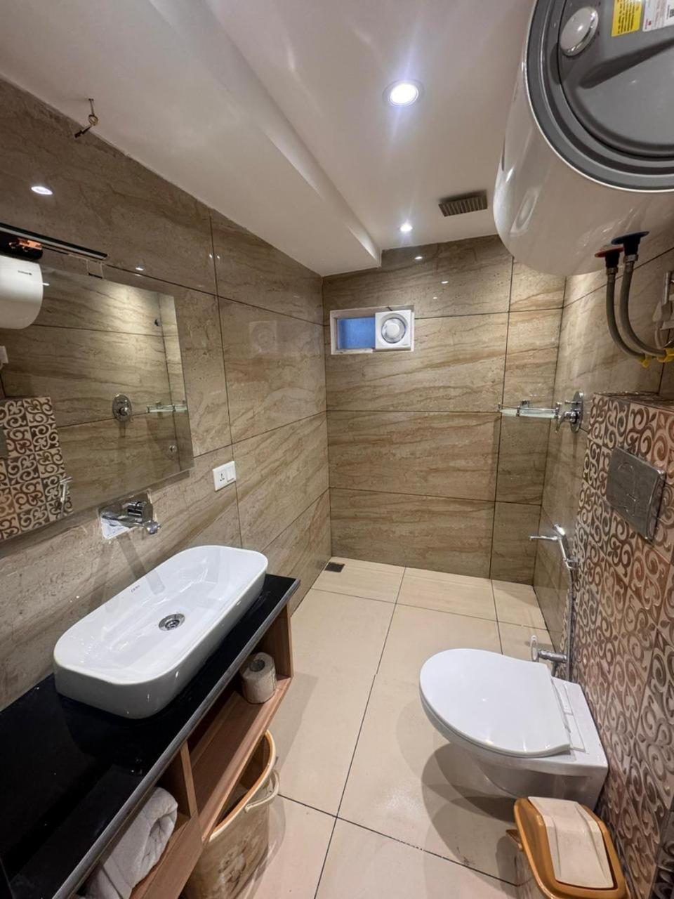 Srīnagar De Elaaf The Luxury Stay מראה חיצוני תמונה