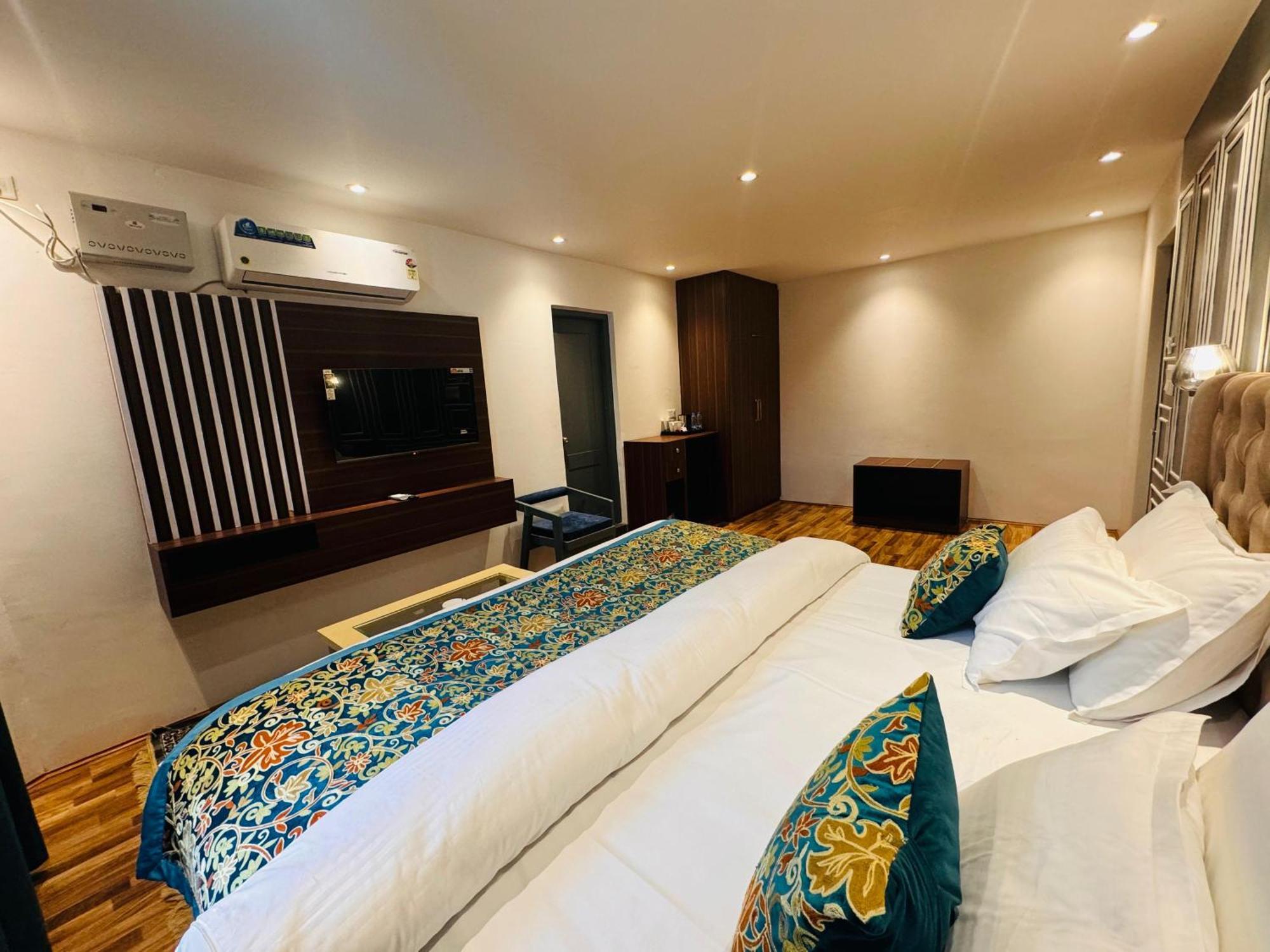 Srīnagar De Elaaf The Luxury Stay מראה חיצוני תמונה