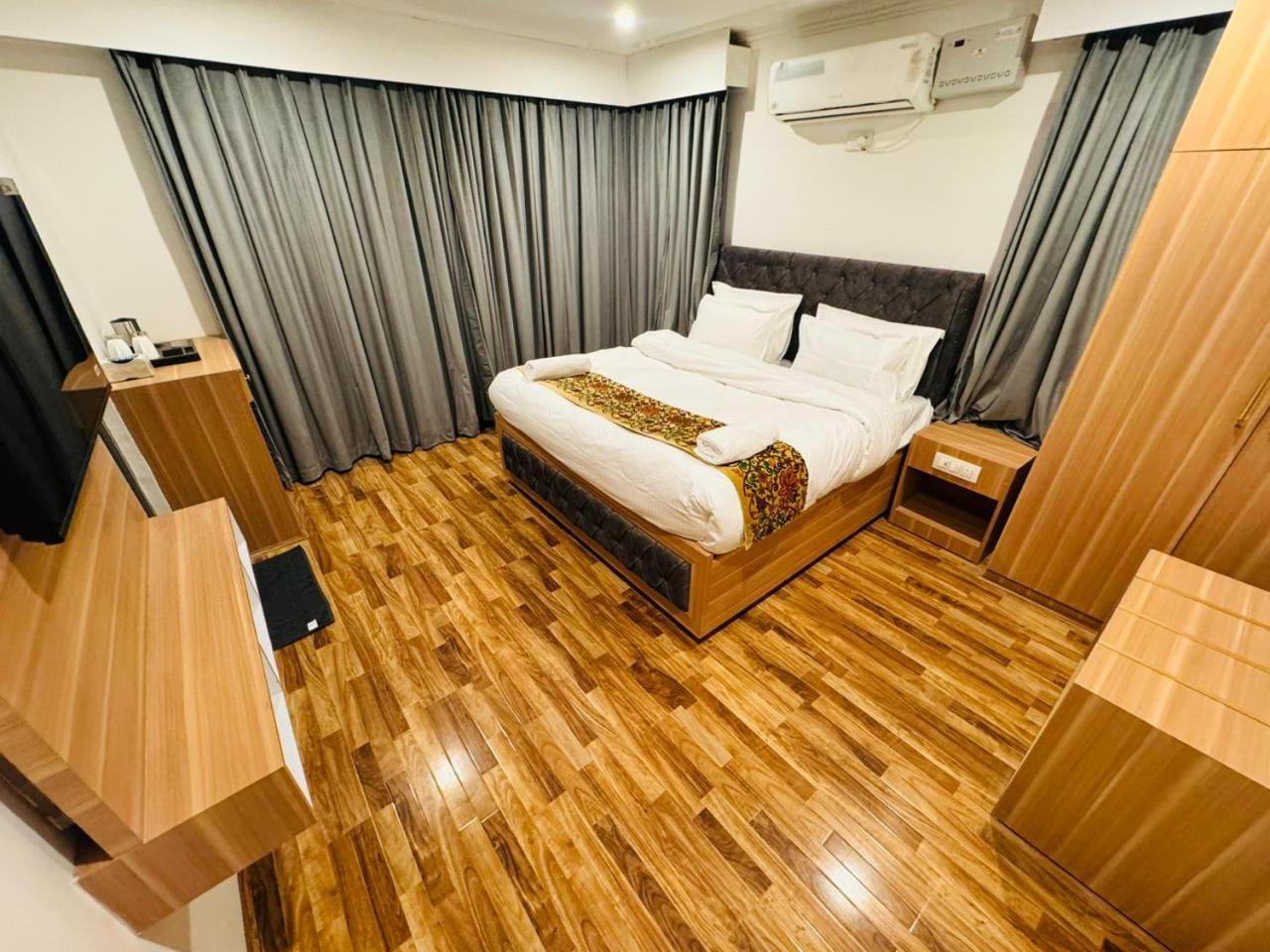 Srīnagar De Elaaf The Luxury Stay מראה חיצוני תמונה