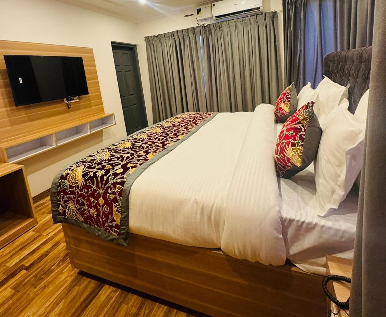 Srīnagar De Elaaf The Luxury Stay מראה חיצוני תמונה