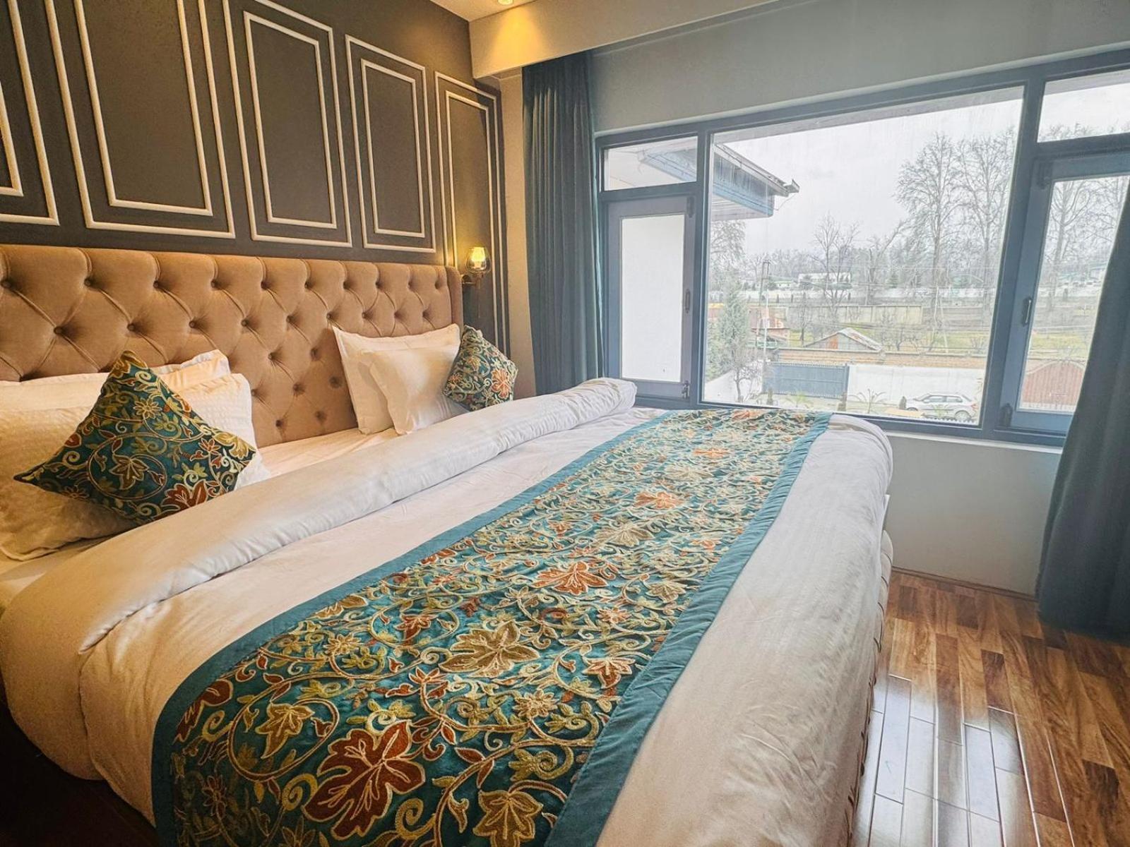 Srīnagar De Elaaf The Luxury Stay מראה חיצוני תמונה